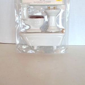 Dollhouse Miniature porcelain bathroom set